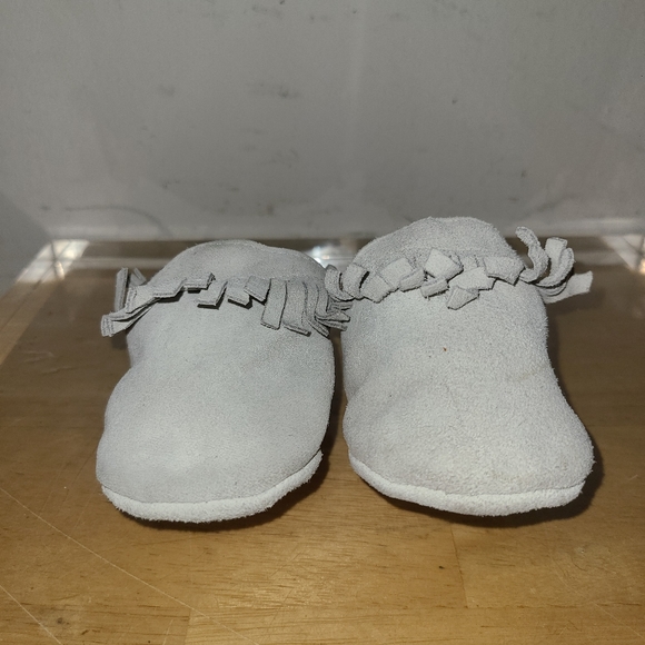 Project Five Suede Baby Moccasins - Picture 3 of 12